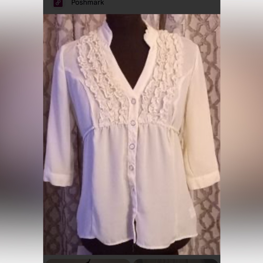 LOVE + HAIGHT Romantic Ruffle V-Neck Blouse – Cream – Size M‎